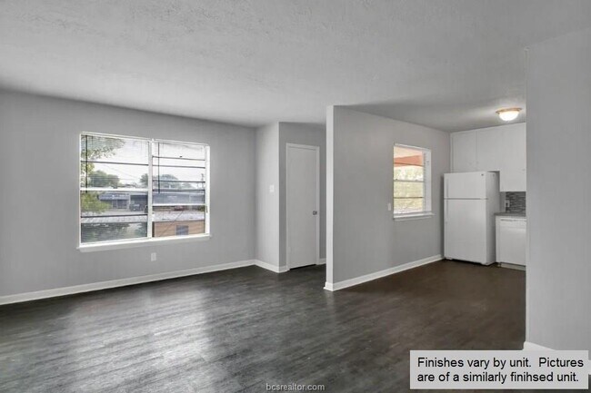 Building Photo - 3800 E 29th St