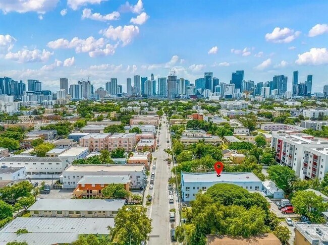 Building Photo - 1036 SW 5th St