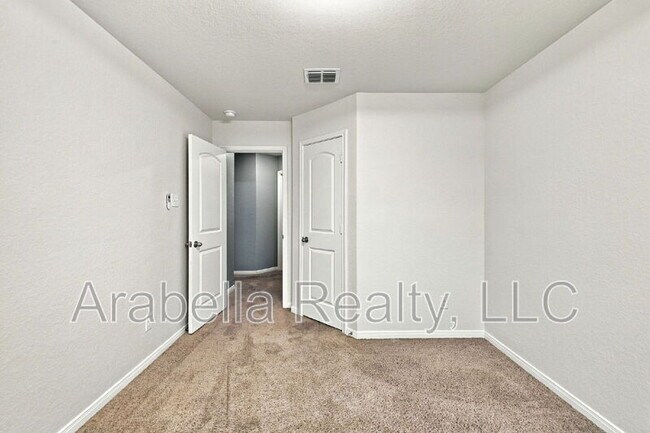 Building Photo - 11641 Claudette St