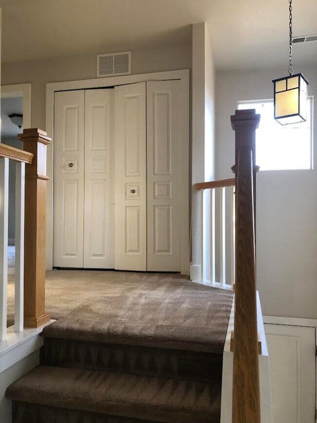 Building Photo - Charming 2br 1.5ba Two Level Condo in District 12 with Fenced Yard