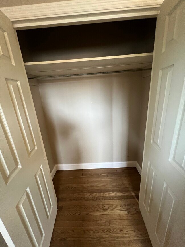 Building Photo - 2038 Conway Dr