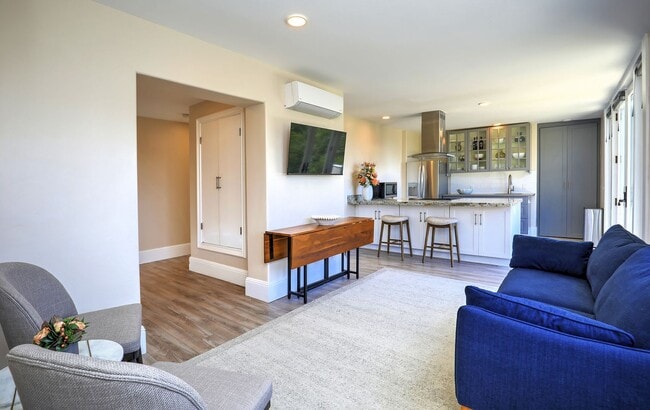 Building Photo - Canyon Casita- Furnished 2 bdrm