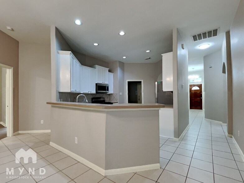 Building Photo - 3202 Black Ln