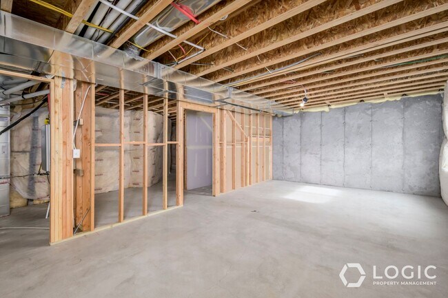 Building Photo - Gorgeous Townhome in Great Location!