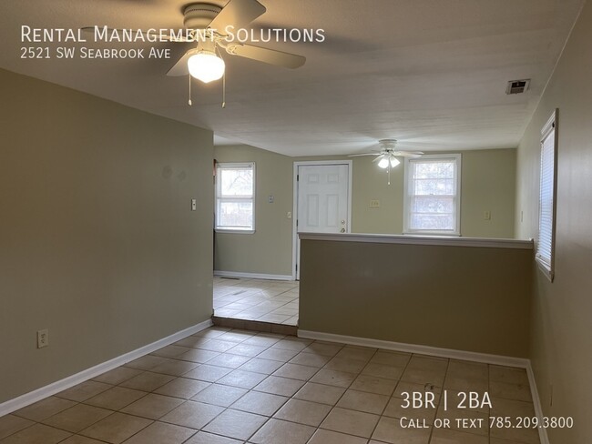Building Photo - *Near Shunga Trail* 2521 SW Seabrook Ave- ...
