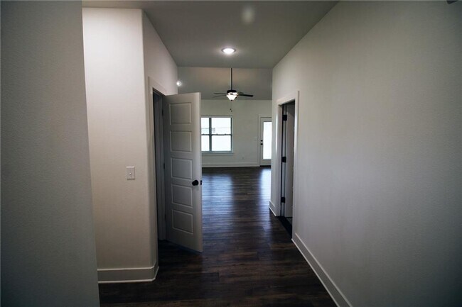 Building Photo - 851 Petit Jean St