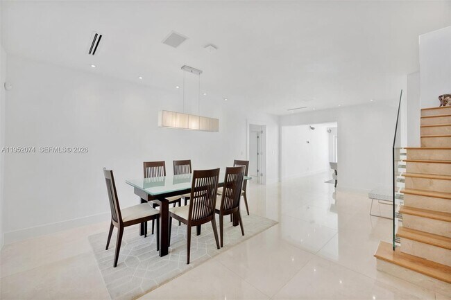 Building Photo - 1430 Baracoa Ave