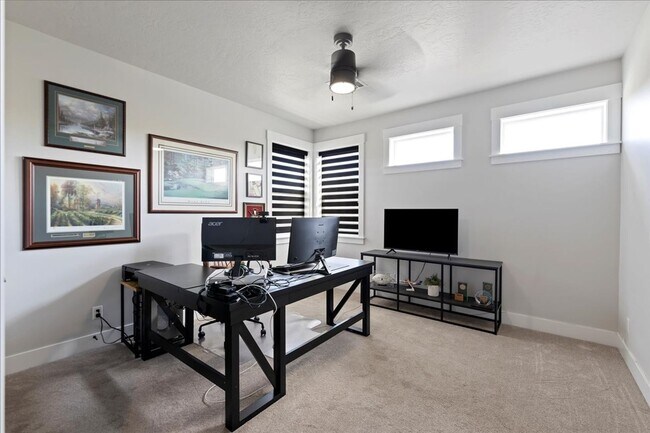 Building Photo - Gorgeous 4-Bedroom Home in Dry Creek Ranch...
