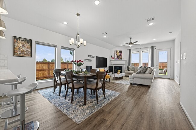 Building Photo - 2703 Tanager Trace