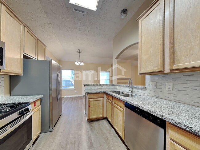 Building Photo - 7819 Niki's Crossing