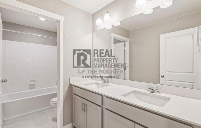 Building Photo - 325 64th Ave