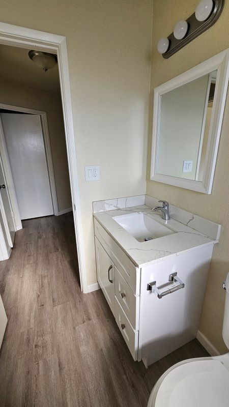 Building Photo - 5276 Balhan Ct