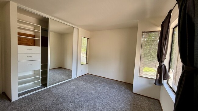 Building Photo - Spacious Twin Home For Rent at Montezuma Townhouses in College Area-Move in now