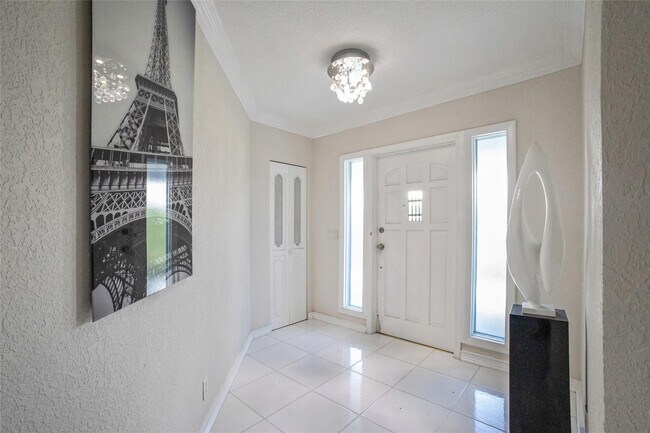 Building Photo - 1311 NE 27th Way