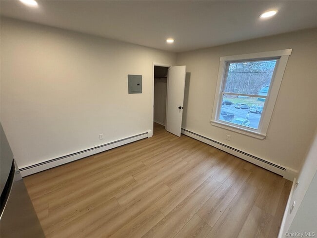 Building Photo - 98 E Market St