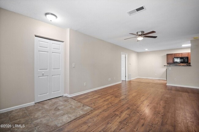 Building Photo - 897 Fording Island Rd