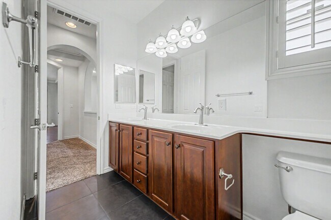 Building Photo - 2435 Cordoba Bluff Ct
