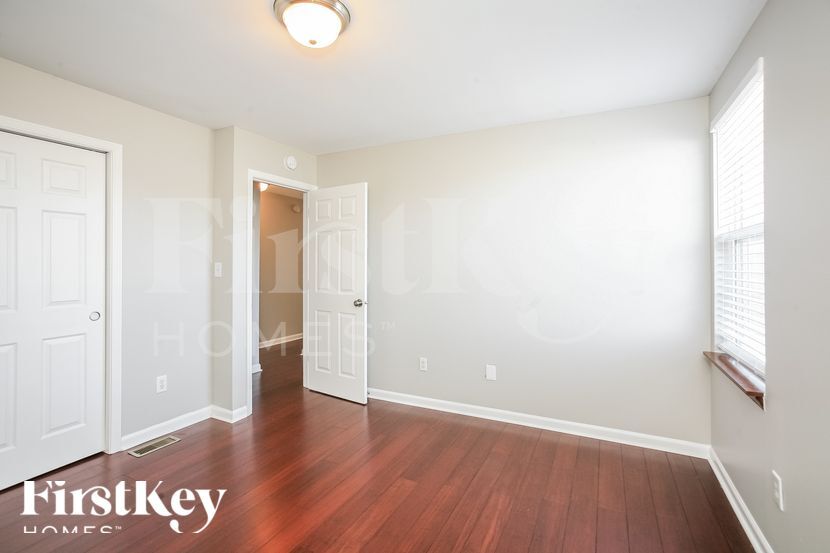 Building Photo - 8085 Lawrence Woods Blvd