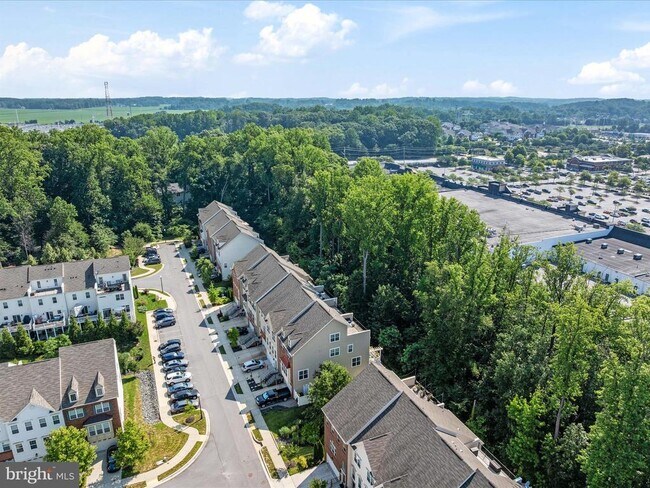 Building Photo - 1221 Orchid Rd