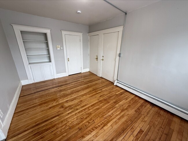 Building Photo - 2 Kingsley Terrace
