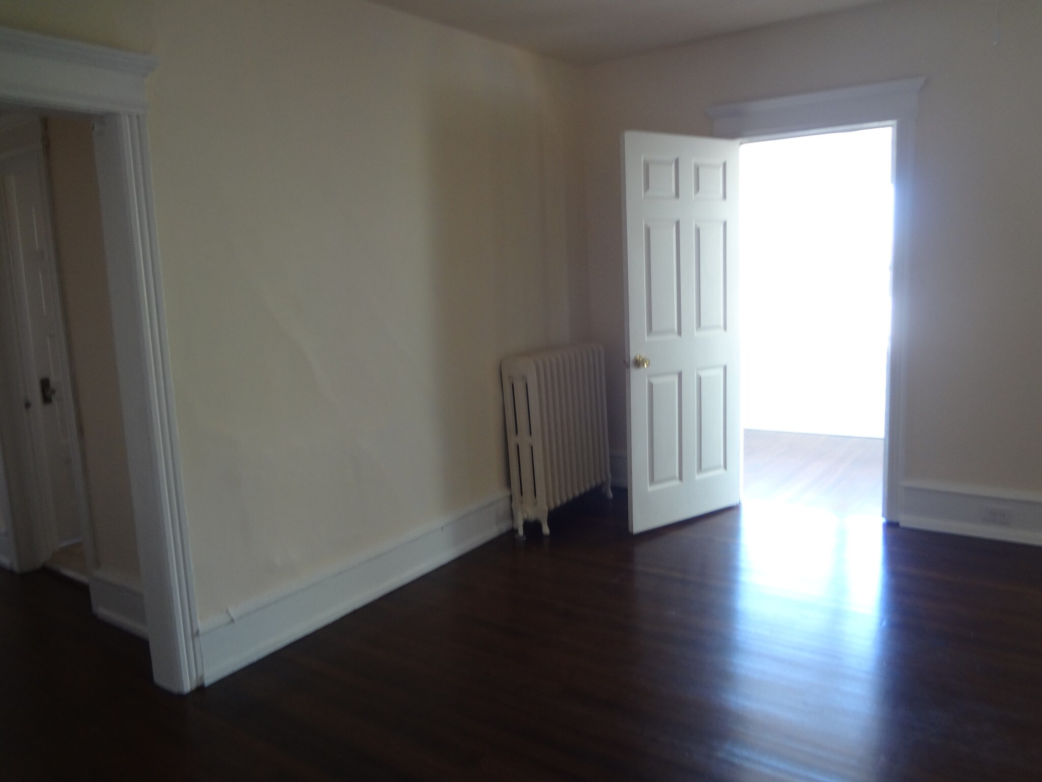 Building Photo - 2 N Austin Ave