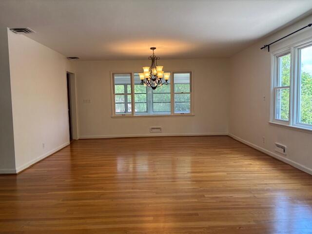 Building Photo - 580 Riverview Dr