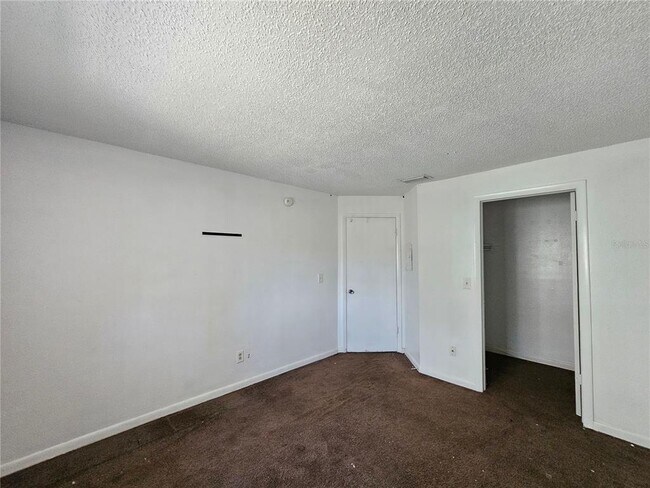 Building Photo - 209 Northwest Jefferson Cir N