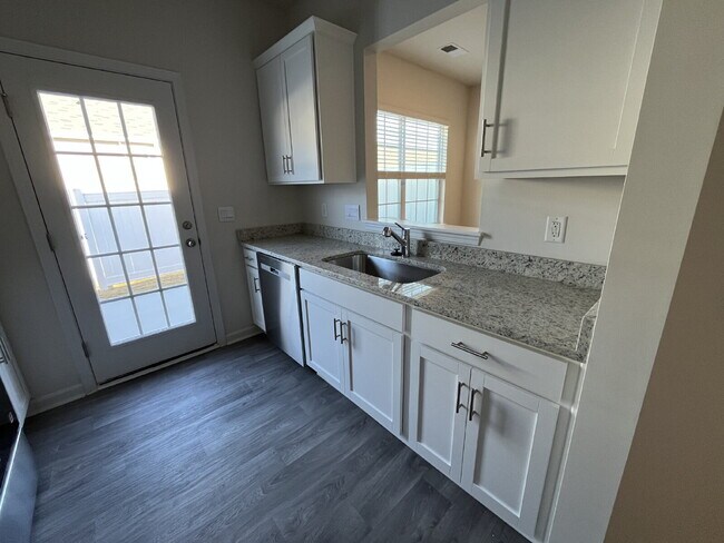 Building Photo - 228 Canopy Dr