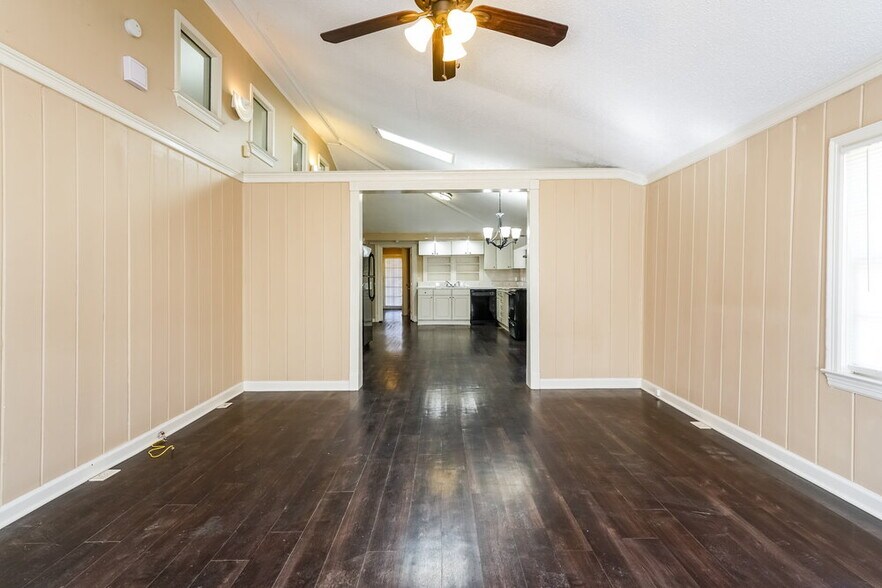 Building Photo - 1075 Nebo Rd