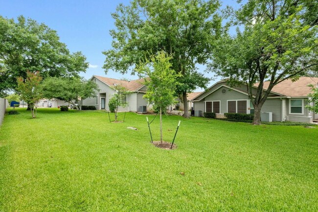 Building Photo - 6501 Brush Country Rd