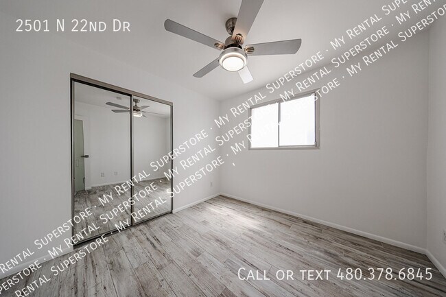 Building Photo - 2501 N 22nd Dr