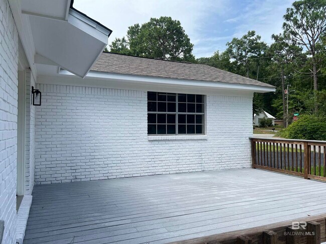 Building Photo - 112 Kingswood Dr
