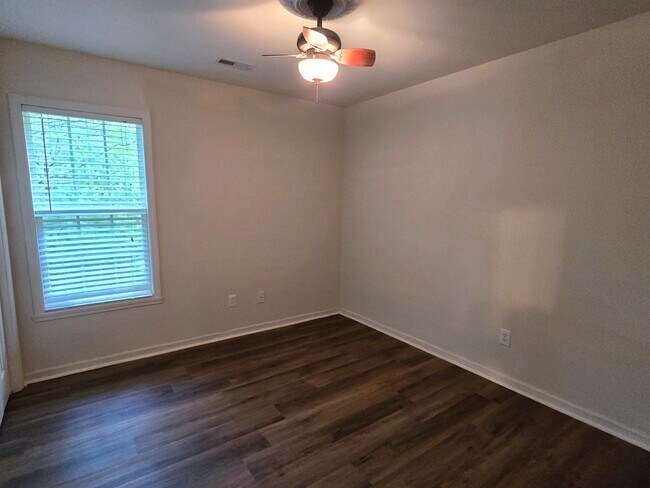 Building Photo - 2447 Mid Salem Dr