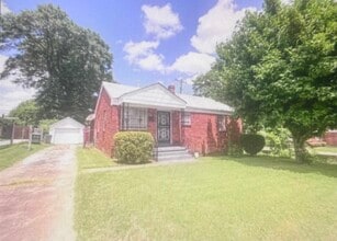 Building Photo - 494 Fernwood Ave