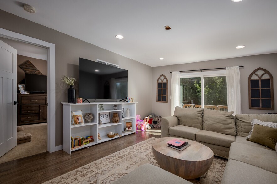 Building Photo - 6019 248th Ave