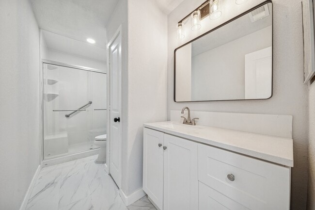 Building Photo - 1419 Fieldstone Dr