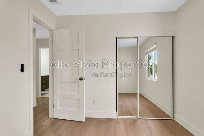 Building Photo - 13438 Buxton Ave