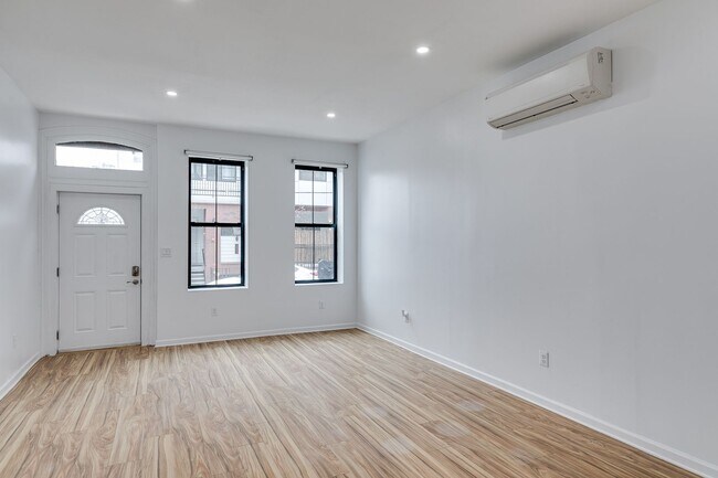 Building Photo - Brand New Modern Apartment Brewerytown