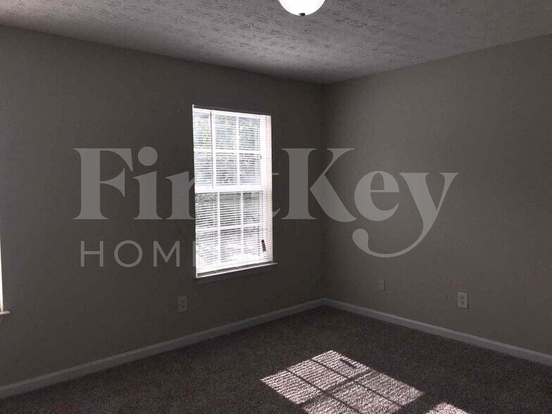 Building Photo - 3955 Medlock Pk Dr