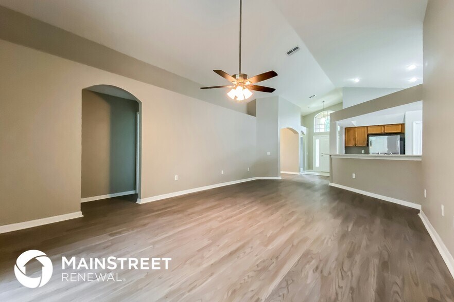Building Photo - 13323 Bainbridge Way