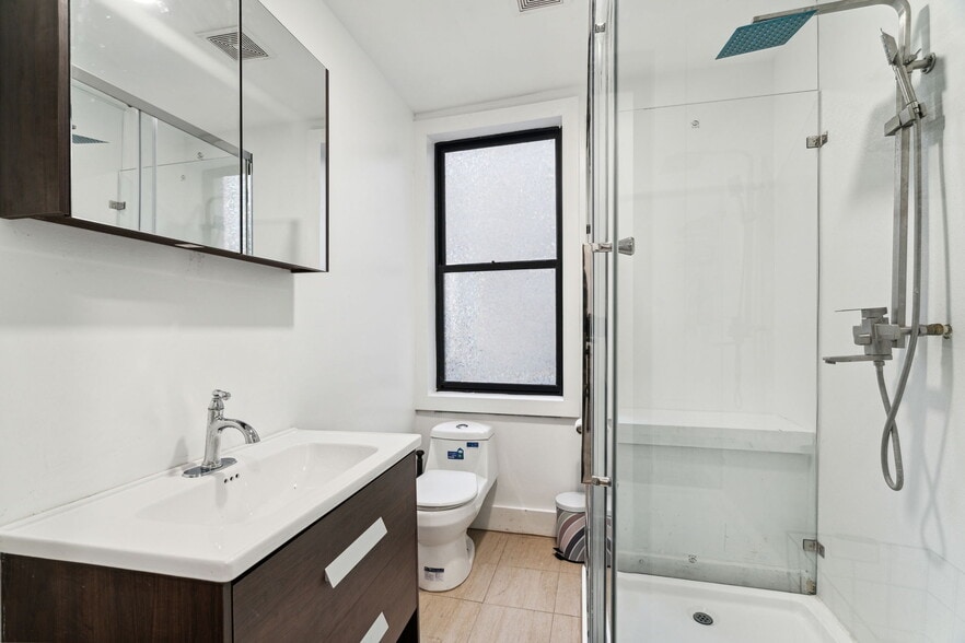 bathroom - 411 E Girard Ave