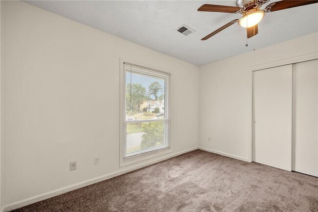 Building Photo - 6400 Oak Chase Ln
