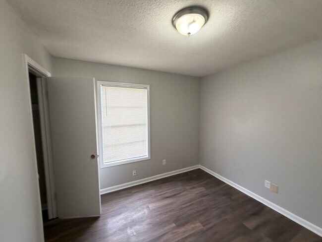 Building Photo - 4169 Double Tree St