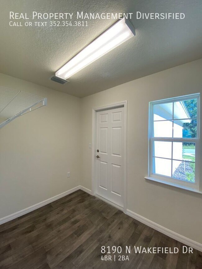 Building Photo - 8190 N Wakefield Dr