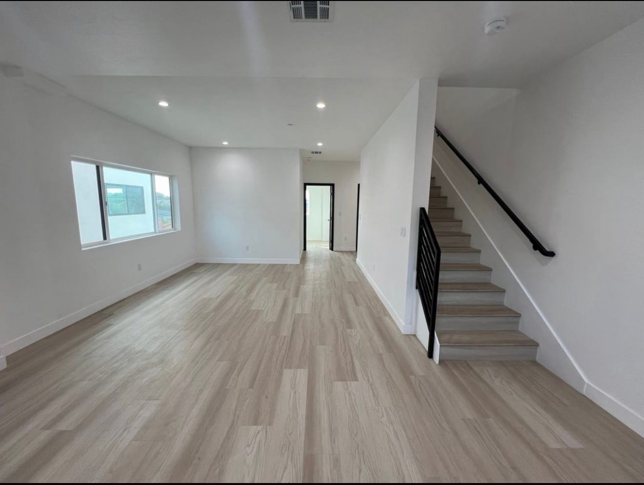 Building Photo - 4900 Lennox Blvd