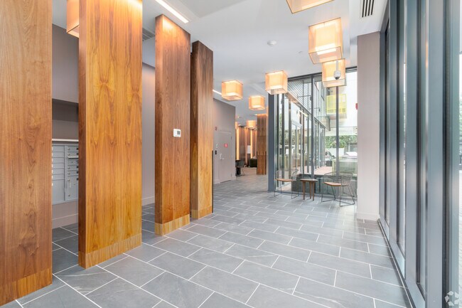 Building Photo - 605 Concord Ave