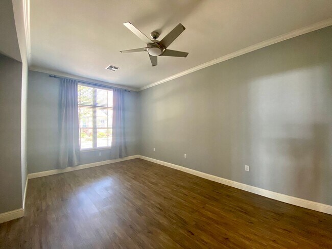 Building Photo - Large Home in Mueller!  Available for October!
