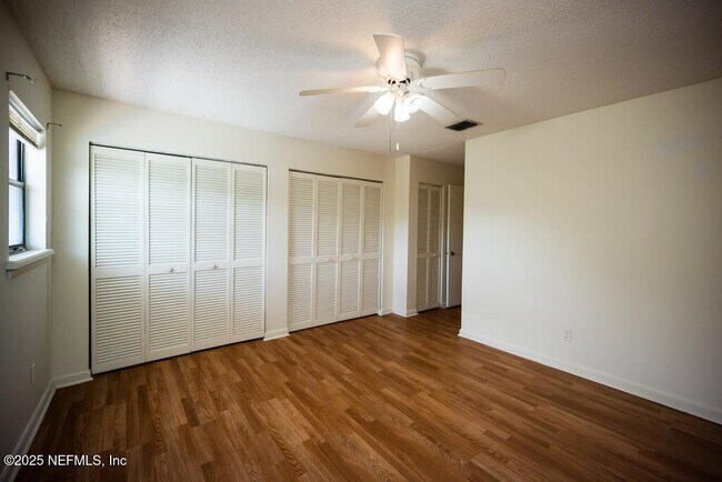 Building Photo - 1307 River Hills Cir E