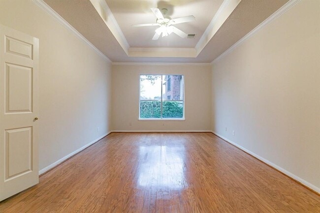 Building Photo - 8315 Mission Estates Dr
