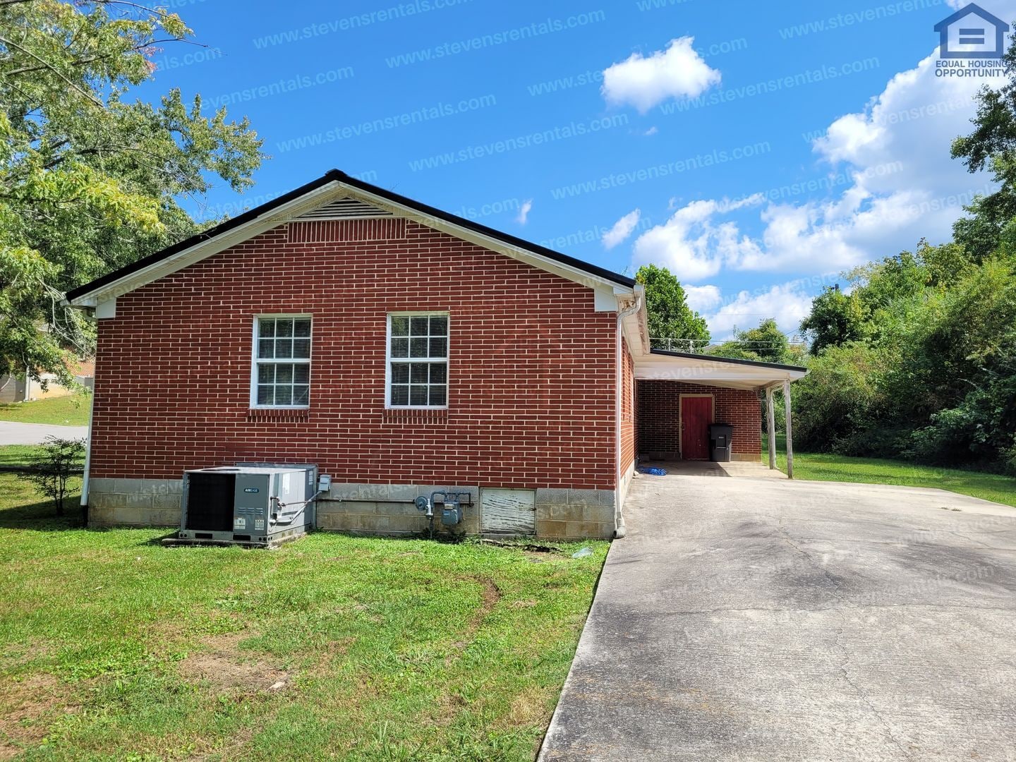 Building Photo - 205 E 13th St